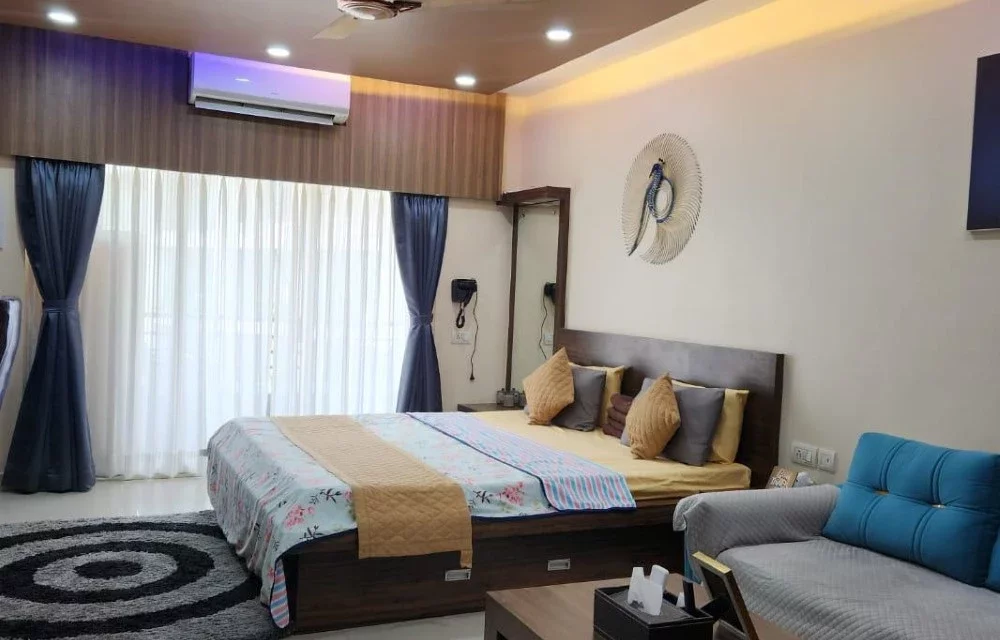 Deluxe Pool & Fitness Room in Kolkata at Nestıng Nook Deluxe Pool & Fitness Room in Kolkata at Nestıng Nook